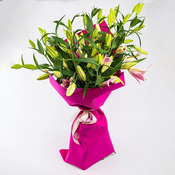 Букет из лилии, артикул F1148115 - 35369 рублей, доставка по городу. Flawery - доставка цветов