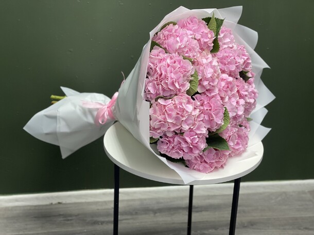 Розовые гортензии, артикул F1223964 - 22508 рублей, доставка по городу. Flawery - доставка цветов