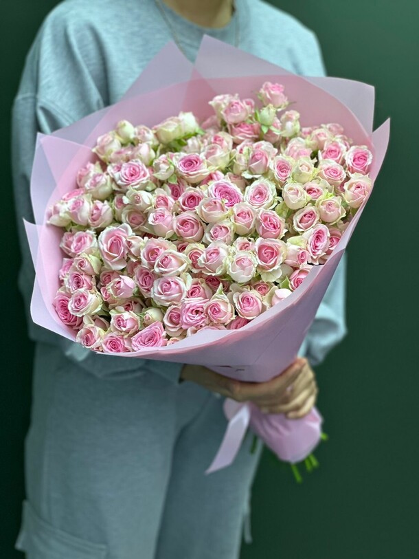 Нежные кустовые розы, артикул F1223972 - 21790 рублей, доставка по городу. Flawery - доставка цветов