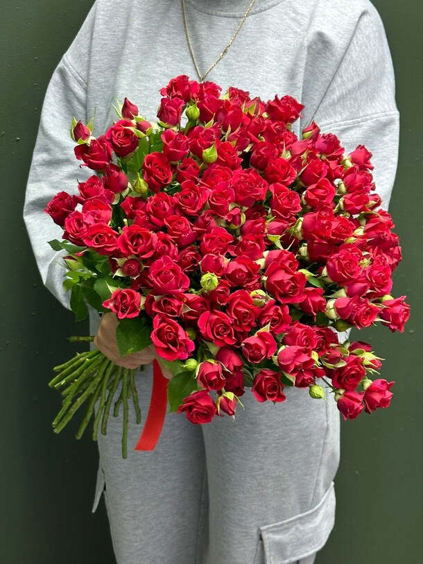 Прекрасные кустовые розы, артикул F1223975 - 22702 рублей, доставка по городу. Flawery - доставка цветов