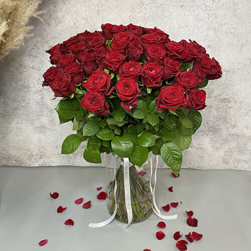 Букет из 51 ред наоми, артикул F1359642 - 32021 рублей, доставка по городу. Flawery - доставка цветов