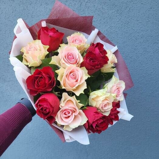 Букет из роз 15 шт, артикул F1205623 - 3410 рублей, доставка по городу. Flawery - доставка цветов