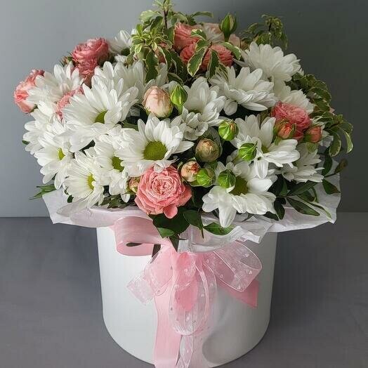 Цветы в коробке, артикул F1214785 - 3933 рублей, доставка по городу. Flawery - доставка цветов