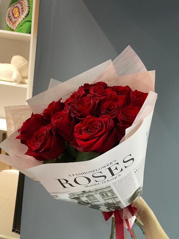 Букет " 11 красных роз", артикул F1145897 - 5175 рублей, доставка по городу. Flawery - доставка цветов