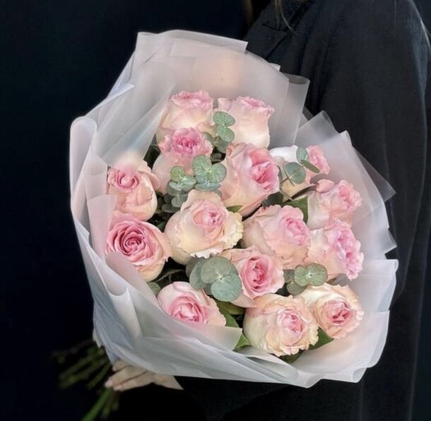 Букет из 15 нежных пионовидных розовых роз❤️😍🫶, артикул F1288246 - 5550 рублей, доставка по городу. Flawery - доставка цветов