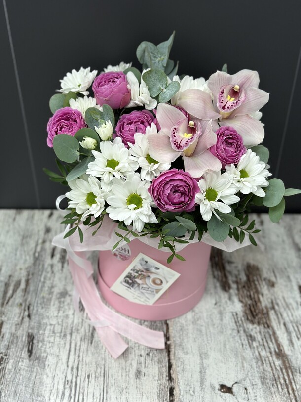 Нежная ароматная композиция, артикул F1489681 - 3290 рублей, доставка по городу. Flawery - доставка цветов