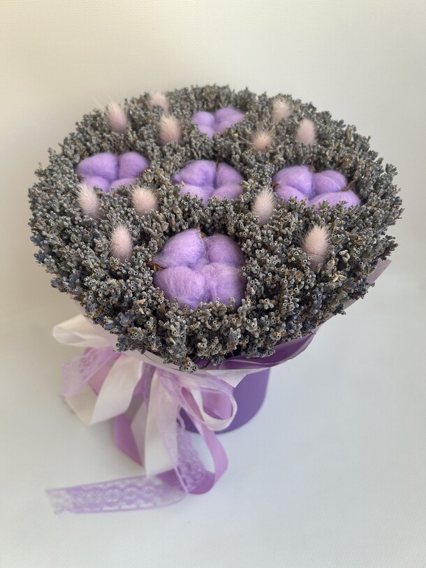 «лаведер» сухоцветы в коробке, артикул F1295838 - 2400 рублей, доставка по городу. Flawery - доставка цветов