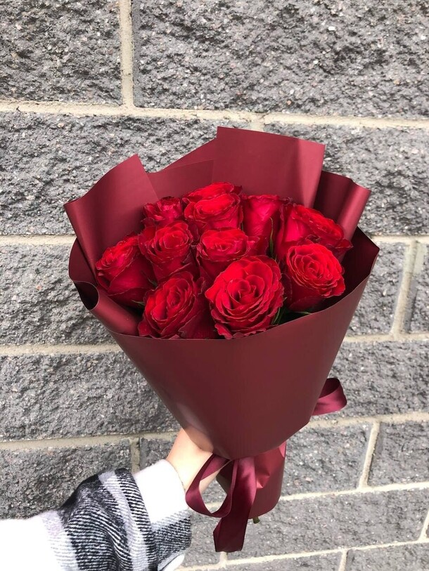 Букет из 11 красной розы, артикул F1186258 - 4490 рублей, доставка по городу. Flawery - доставка цветов