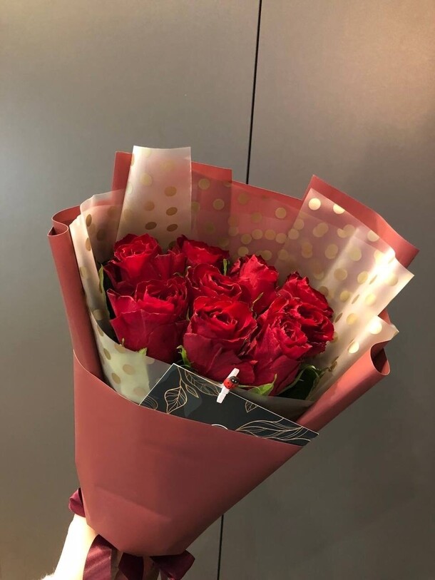 Букет из 9 красных роз, артикул F1186282 - 3890 рублей, доставка по городу. Flawery - доставка цветов