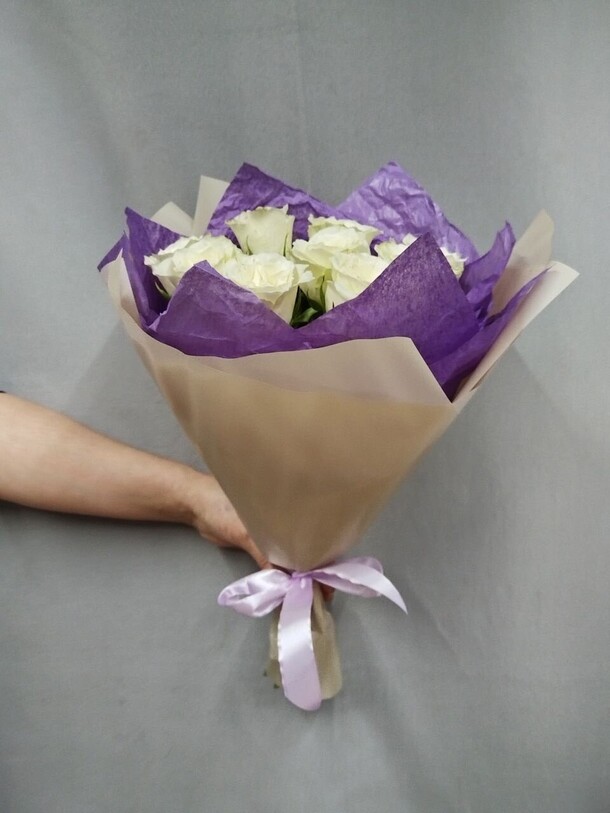 Букет из 9 белой розы, артикул F1186289 - 3890 рублей, доставка по городу. Flawery - доставка цветов