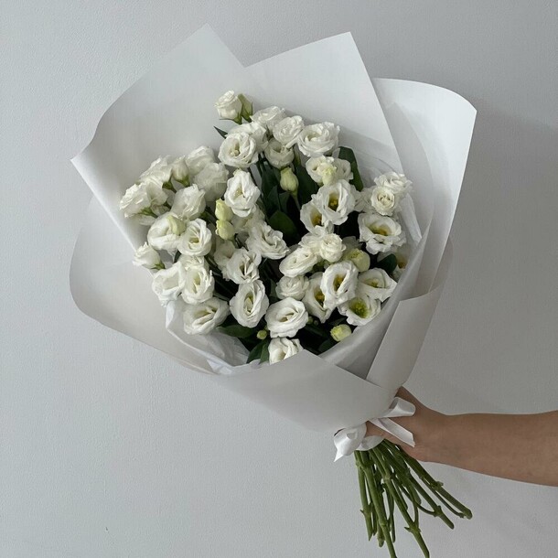 Букет из белых эустом, артикул F1210576 - 8590 рублей, доставка по городу. Flawery - доставка цветов