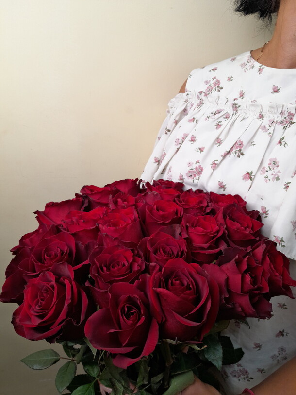 Красная роза 70 см, артикул F1186361 - 25355 рублей, доставка по городу. Flawery - доставка цветов