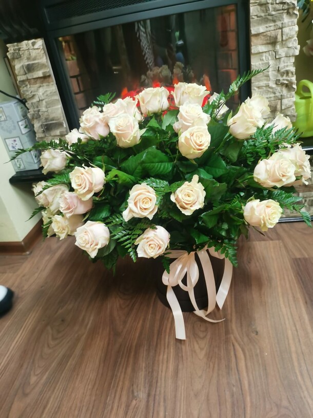 Цветы всем 1, артикул F1191422 - 21962 рублей, доставка по городу. Flawery - доставка цветов