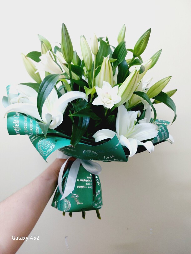 Лилия белая, артикул F1202273 - 18118 рублей, доставка по городу. Flawery - доставка цветов