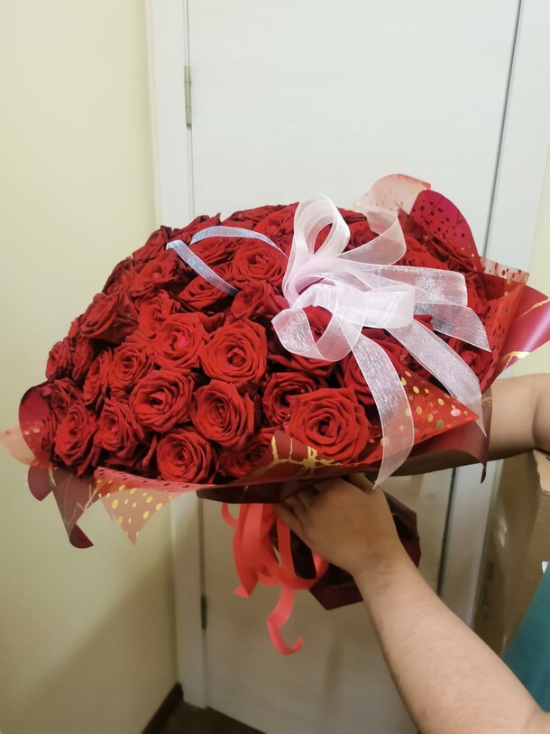 101 роза, артикул F1207945 - 20695 рублей, доставка по городу. Flawery - доставка цветов