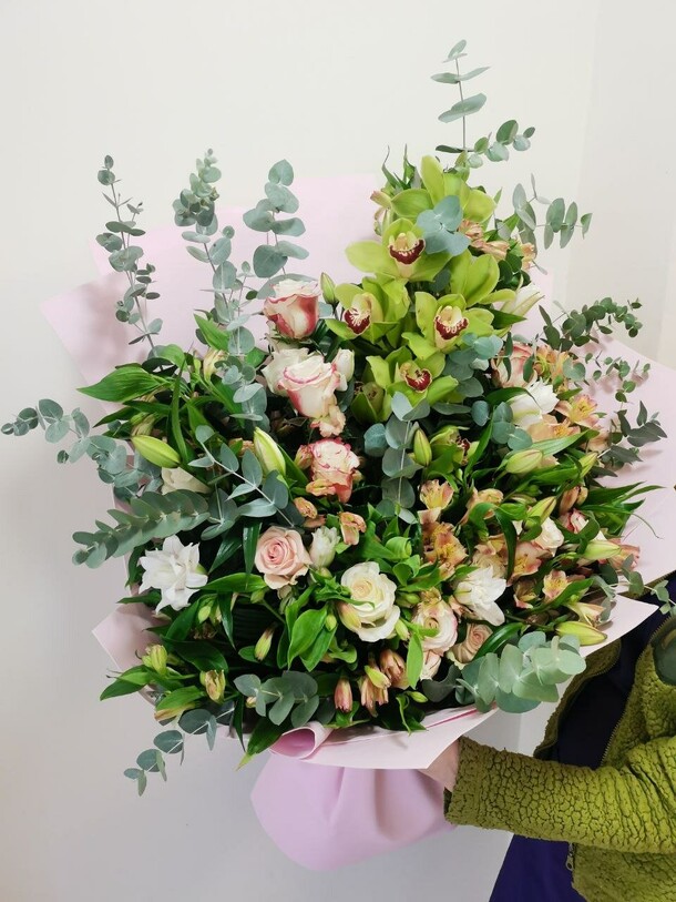 Париж, артикул F1310647 - 28018 рублей, доставка по городу. Flawery - доставка цветов