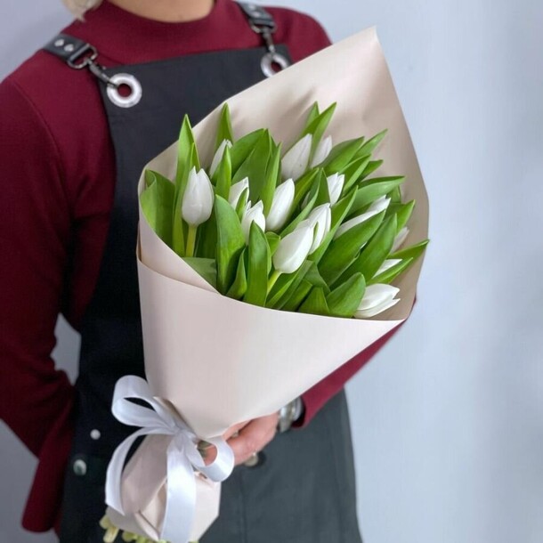 Дыхание весны: 15 тюльпанов, артикул F1262656 - 2963 рублей, доставка по городу. Flawery - доставка цветов