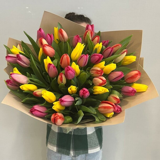 Микс 51 тюльпан, артикул F1396967 - 14999 рублей, доставка по городу. Flawery - доставка цветов