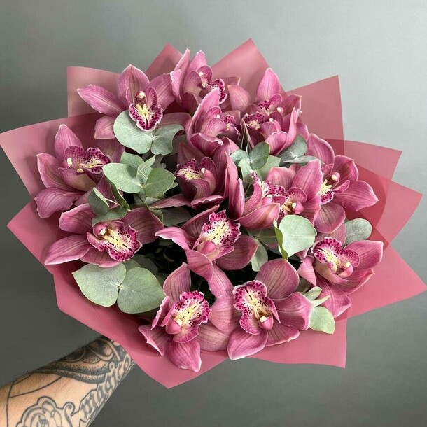 15 орхидей, артикул F1416723 - 7999 рублей, доставка по городу. Flawery - доставка цветов