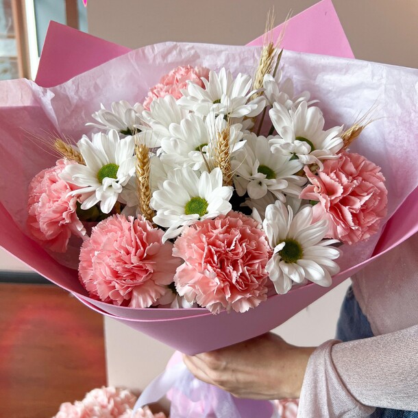 Букет хризантема, дианту, колоски / хризантемы, диантусы, артикул F1276505 - 5860 рублей, доставка по городу. Flawery - доставка цветов