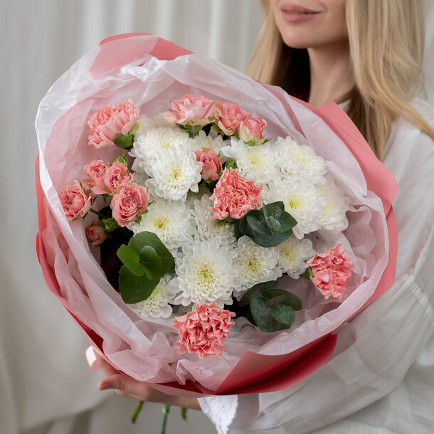 Сборный букет "летний", артикул F1448893 - 5236 рублей, доставка по городу. Flawery - доставка цветов