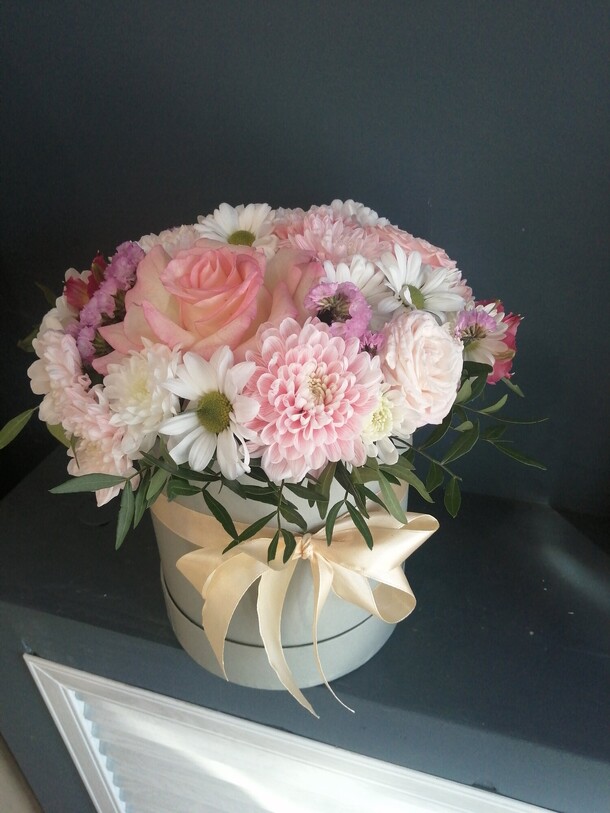 Шляпная коробка,, нежность,,, артикул F1383596 - 4700 рублей, доставка по городу. Flawery - доставка цветов