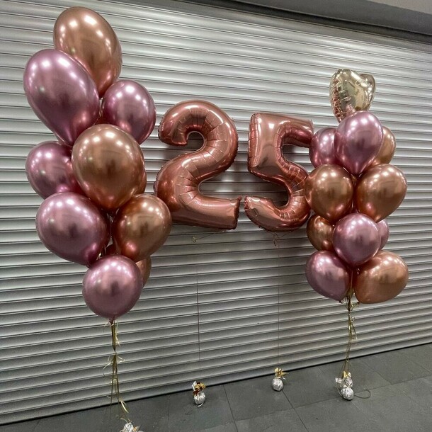 Шары 2 цифры и 25 шаров, артикул F1190887 - 10700 рублей, доставка по городу. Flawery - доставка цветов
