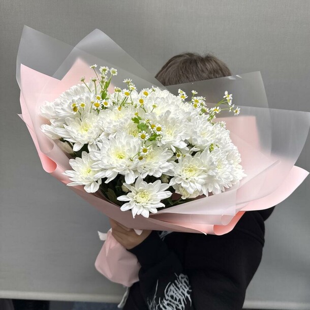 Хризантема и ромашки, артикул F1378408 - 4400 рублей, доставка по городу. Flawery - доставка цветов