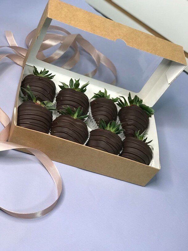 Набор клубники в темном ( горьком) шоколаде, артикул F1191315 - 2290 рублей, доставка по городу. Flawery - доставка цветов