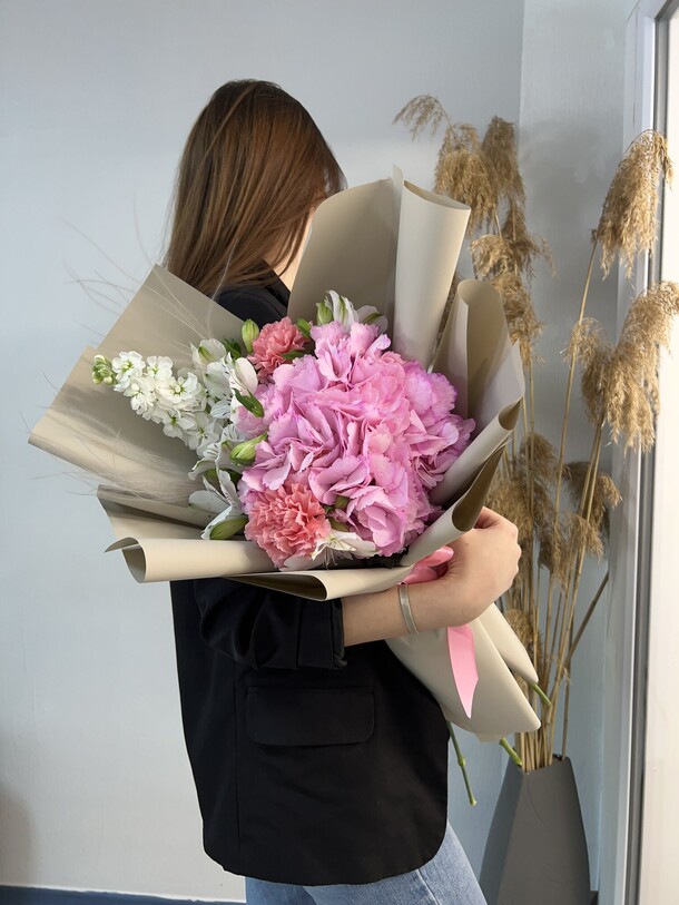 Марсель, артикул F1199744 - 3270 рублей, доставка по городу. Flawery - доставка цветов