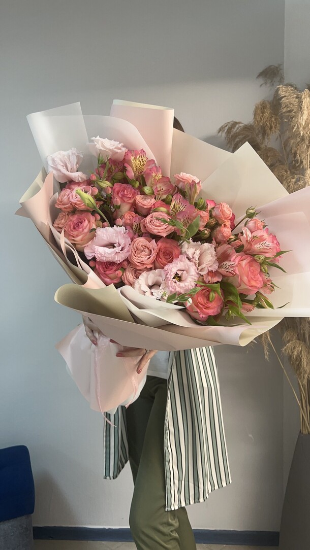 Самой самой💕, артикул F1199756 - 9810 рублей, доставка по городу. Flawery - доставка цветов