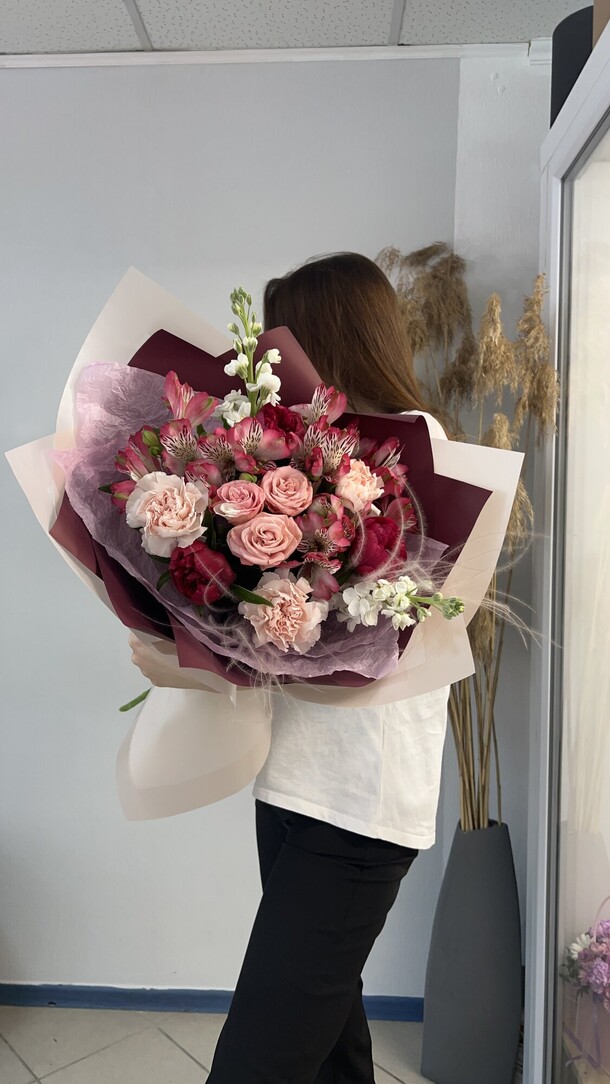 Бургундия, артикул F1239741 - 4990 рублей, доставка по городу. Flawery - доставка цветов