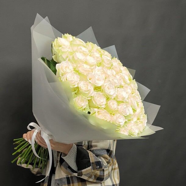 Белые розы, артикул F1343785 - 11980 рублей, доставка по городу. Flawery - доставка цветов