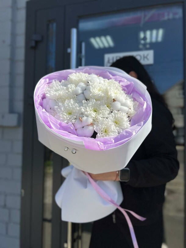 Хризантема с нежным хлопком, артикул F1410380 - 2790 рублей, доставка по городу. Flawery - доставка цветов