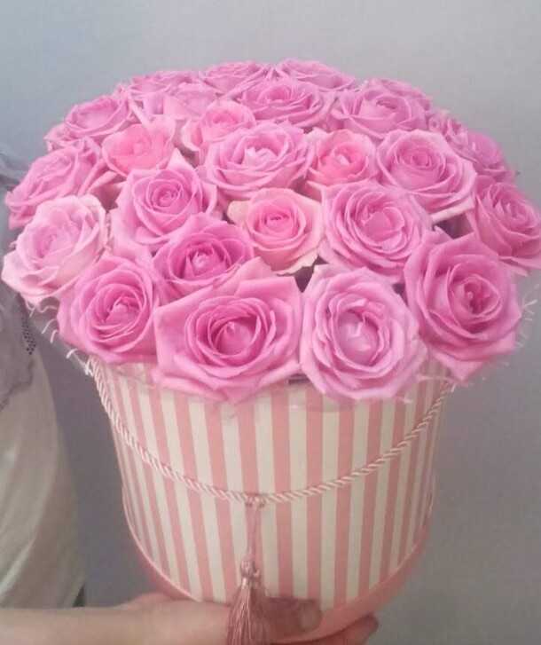 Розы в коробке, артикул F1191783 - 14374 рублей, доставка по городу. Flawery - доставка цветов