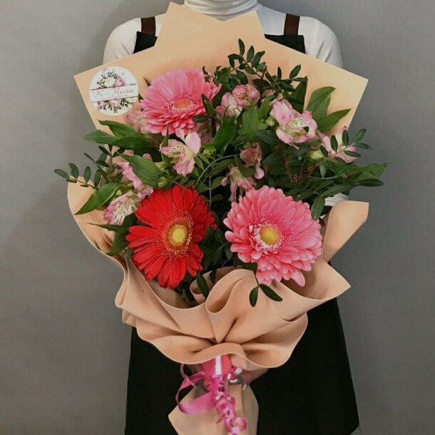 Поле цветов, артикул F1191788 - 3860 рублей, доставка по городу. Flawery - доставка цветов