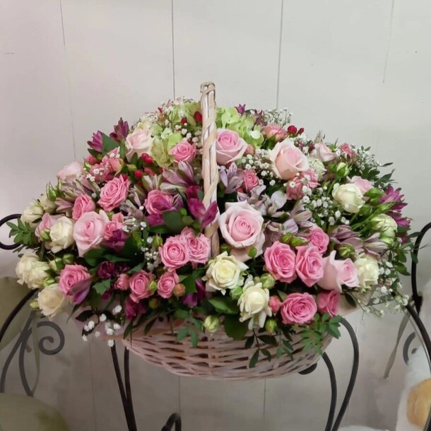 Шикарная корзина, артикул F1192507 - 37934 рублей, доставка по городу. Flawery - доставка цветов