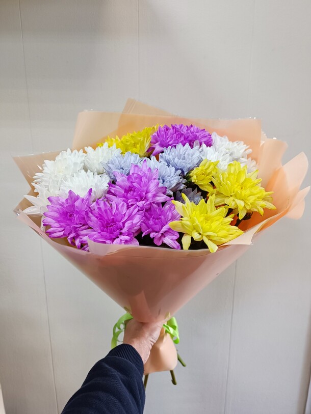 Букет из хризантем, артикул F1206368 - 3927 рублей, доставка по городу. Flawery - доставка цветов