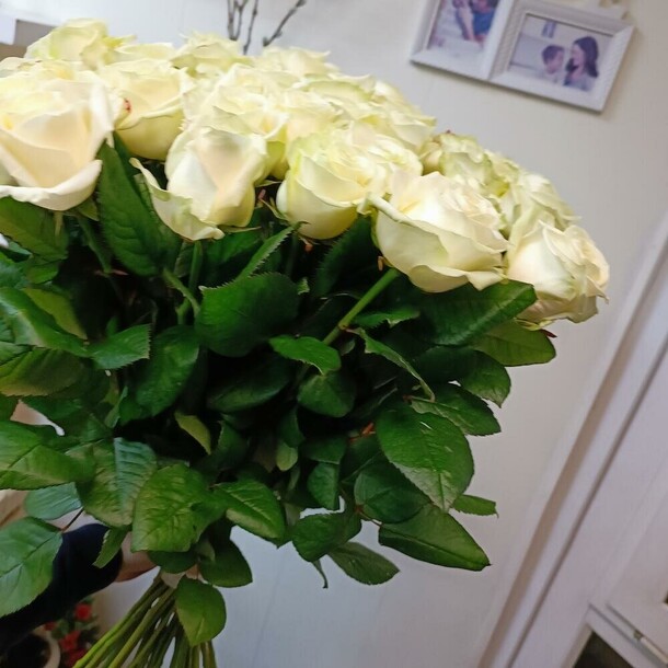 Букет из роз, артикул F1234887 - 15706 рублей, доставка по городу. Flawery - доставка цветов