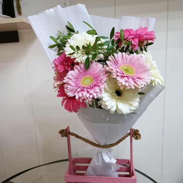 Нежный жест, артикул F1235171 - 3534 рублей, доставка по городу. Flawery - доставка цветов