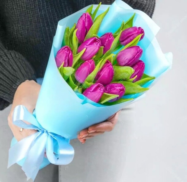 Букет из тюльпанов, артикул F1238669 - 3604 рублей, доставка по городу. Flawery - доставка цветов