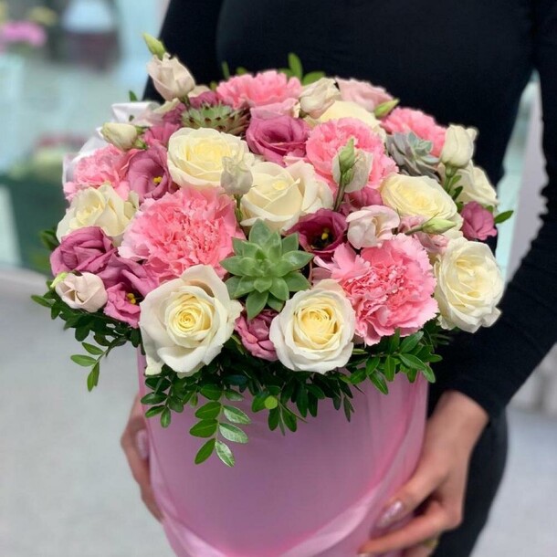 Цветы в коробке "блаженство", артикул F1238815 - 9716 рублей, доставка по городу. Flawery - доставка цветов