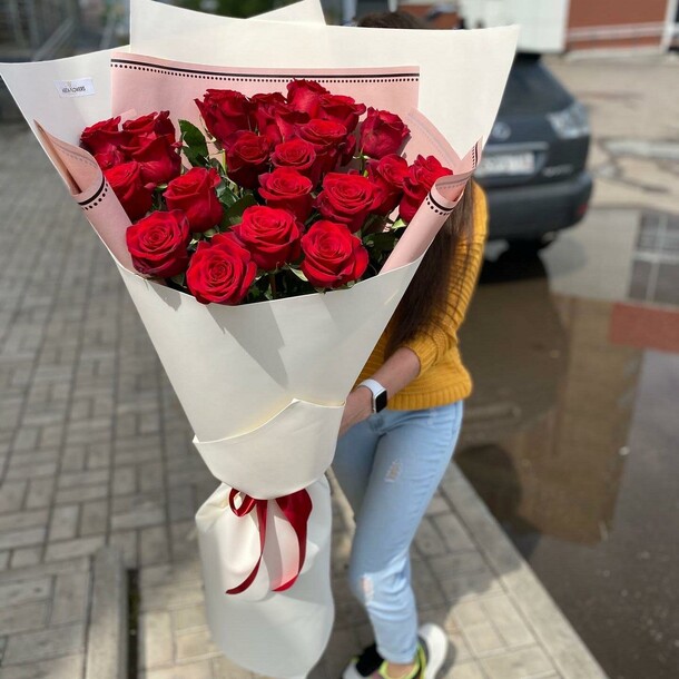 Букет гигант. Роза 100 см, артикул F1253588 - 19602 рублей, доставка по городу. Flawery - доставка цветов