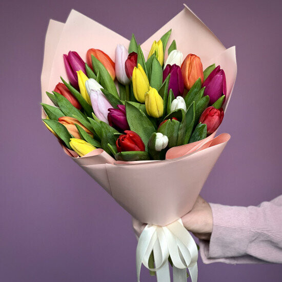 Букет из тюльпанов микс, артикул F1257391 - 7818 рублей, доставка по городу. Flawery - доставка цветов