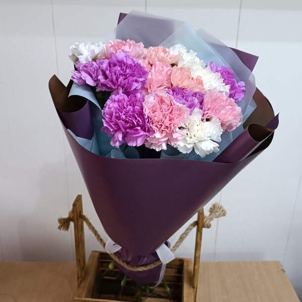 Букет из диантусов, артикул F1331145 - 4368 рублей, доставка по городу. Flawery - доставка цветов