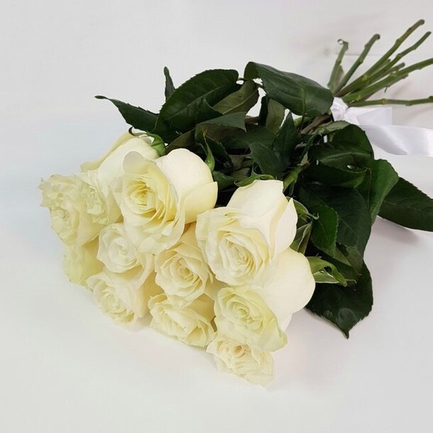 Белые розы, артикул F1344706 - 6171 рублей, доставка по городу. Flawery - доставка цветов