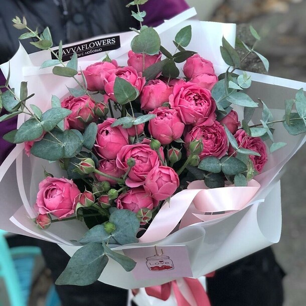 Букет мисти баблс пион роза и эвкалипт, артикул F1490833 - 5850 рублей, доставка по городу. Flawery - доставка цветов