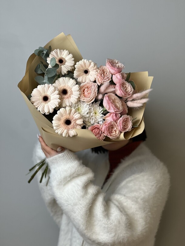 Букет «нежность», артикул F1241332 - 5100 рублей, доставка по городу. Flawery - доставка цветов