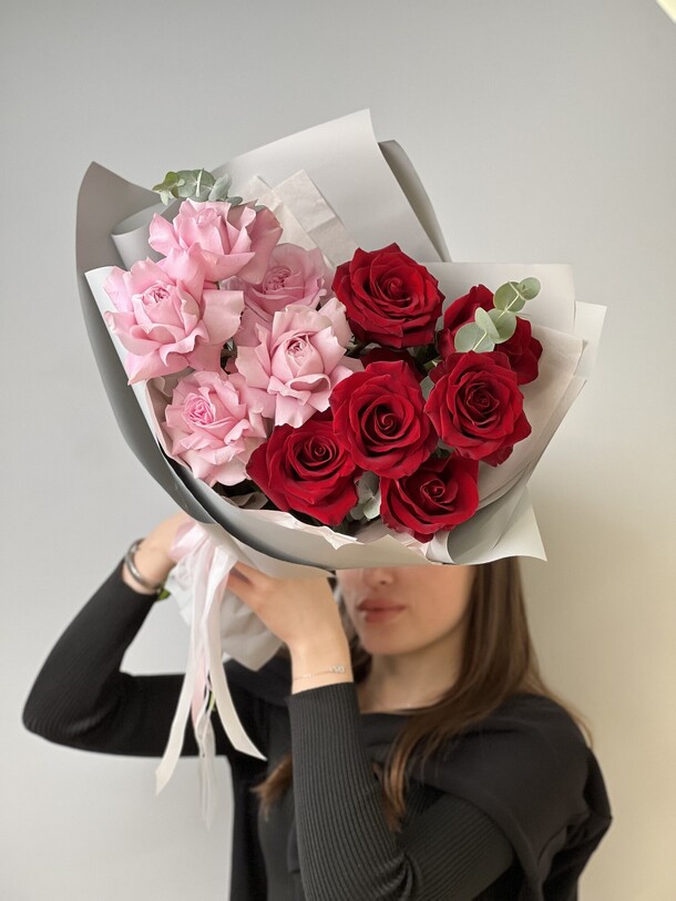 Букет из шикарных роз, артикул F1250658 - 6850 рублей, доставка по городу. Flawery - доставка цветов