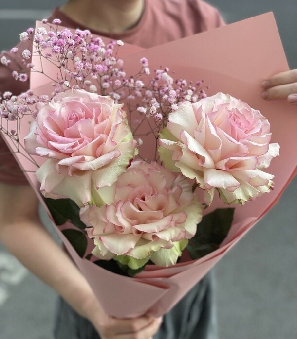 Букет французский поцелуй, артикул F1301047 - 2900 рублей, доставка по городу. Flawery - доставка цветов